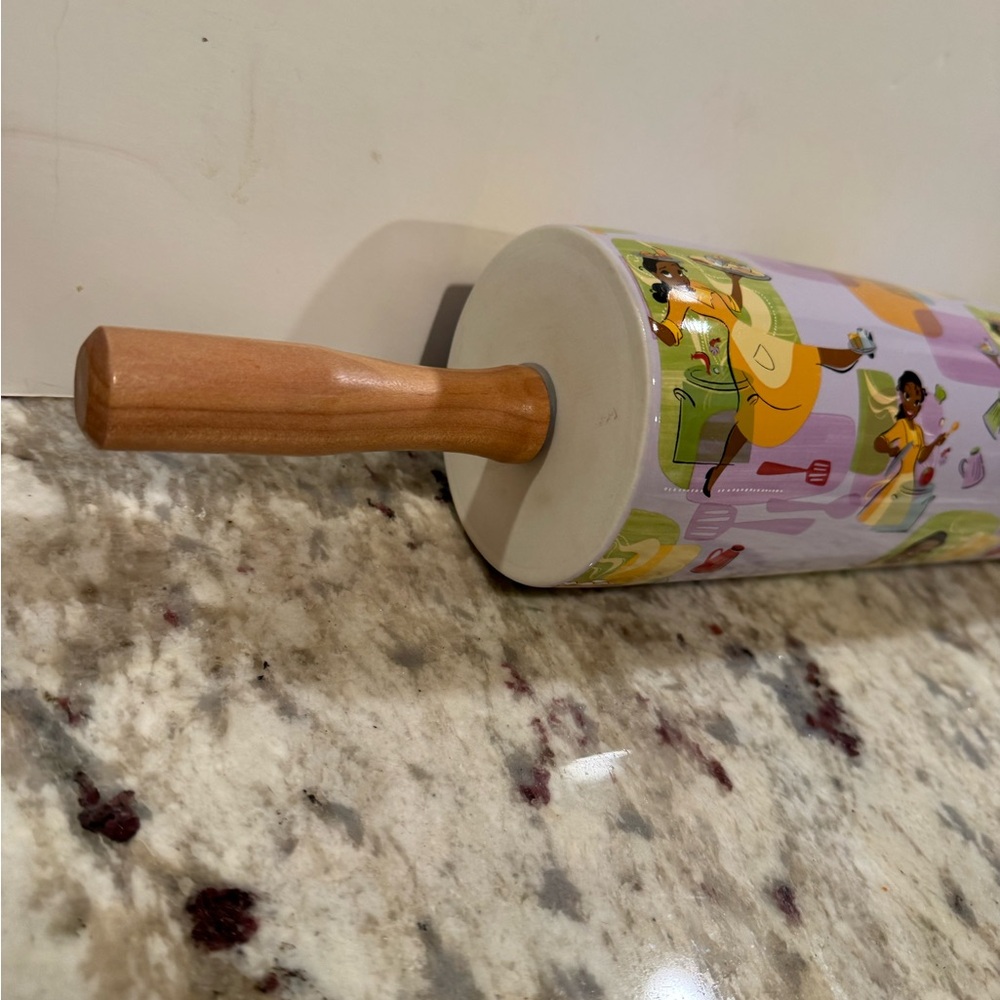 DISNEY TIANA CERAMIC ROLLING PIN-EPCOT INTERNATIONAL FOOD AND WINE FESTIVAL - Picture 5 of 10